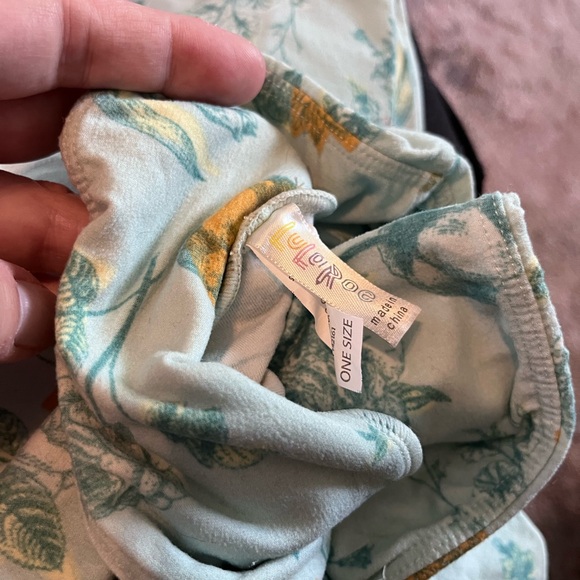 Lularoe o/s loved floral leggings - Picture 2 of 3